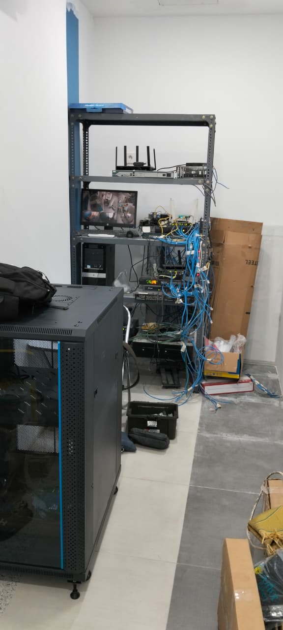Optimasi ruang server & cable management — 1